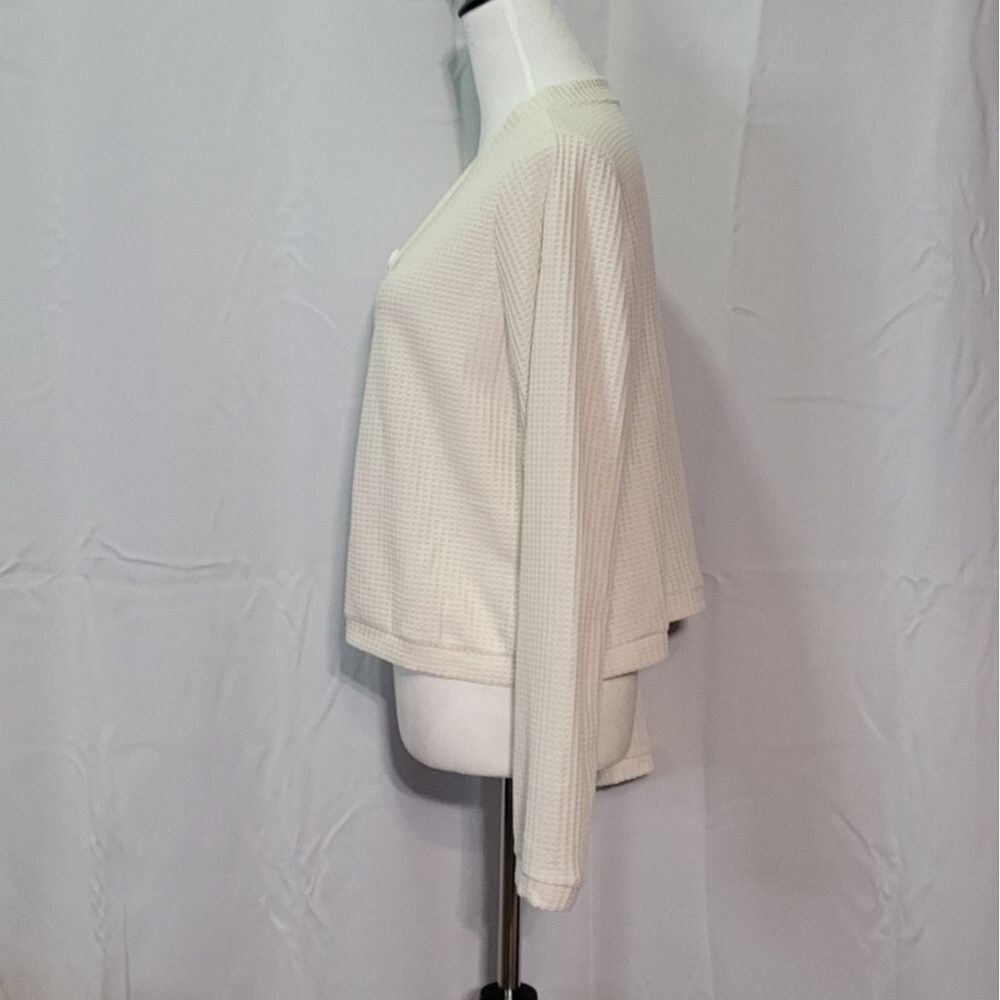 Dazy SHEIN Women's Cream Button Front Long Sleeve Knit Top Size Medium ๐ - Picture 9 of 12